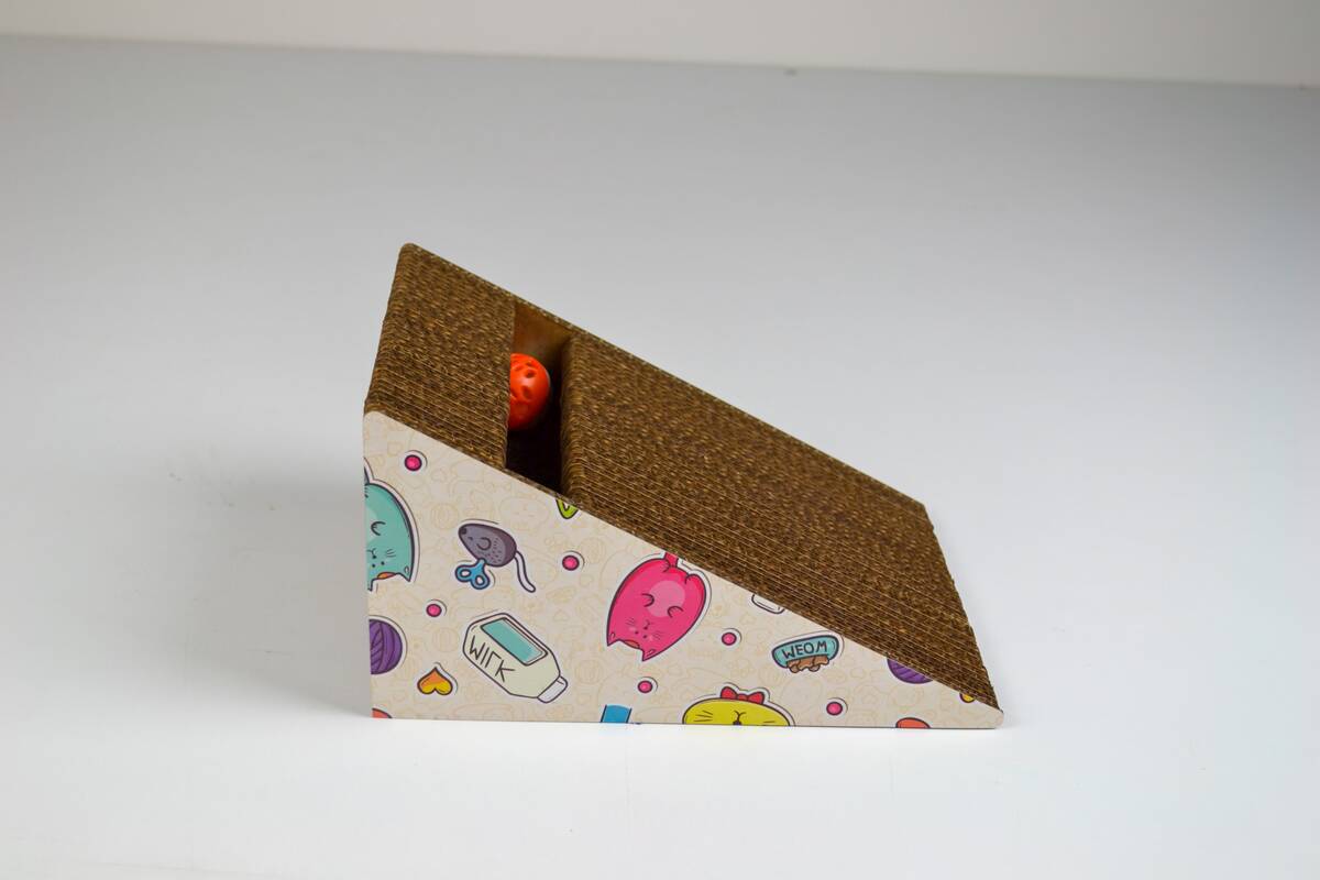 KEDİ TIRMALAMA RTP2021 NOISY KEDİLER 27,5x20x14.5CM